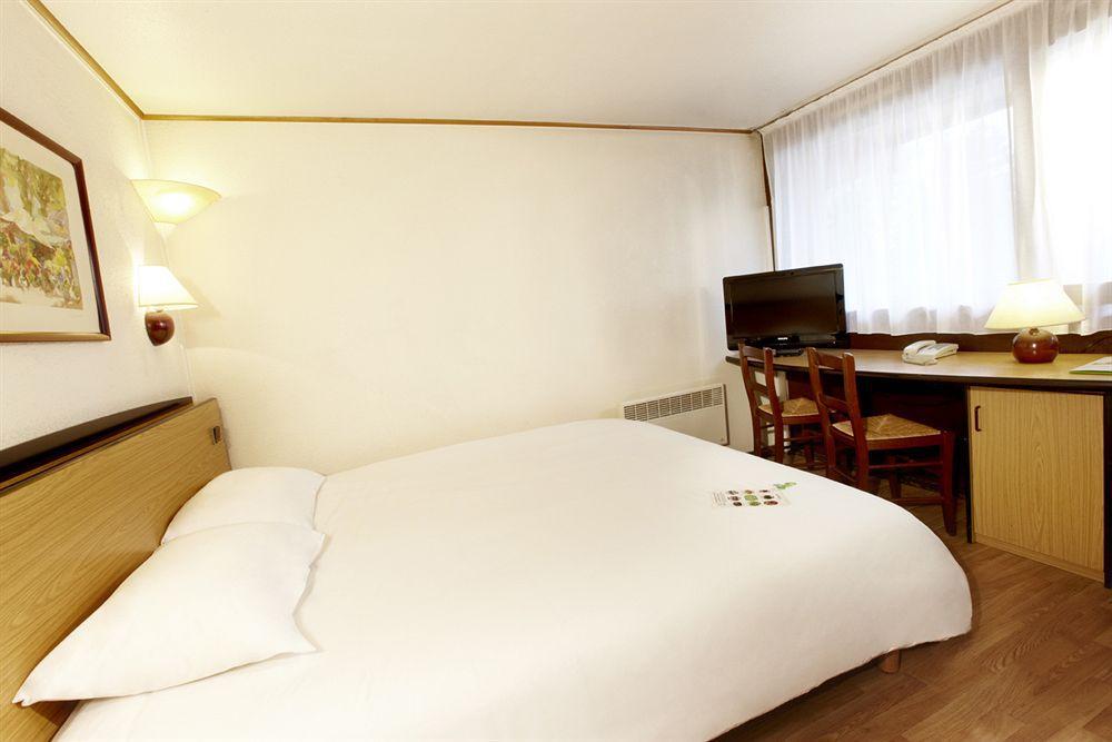 Campanile Tours Sud - Chambray-Les-Tours Hotell Exteriör bild