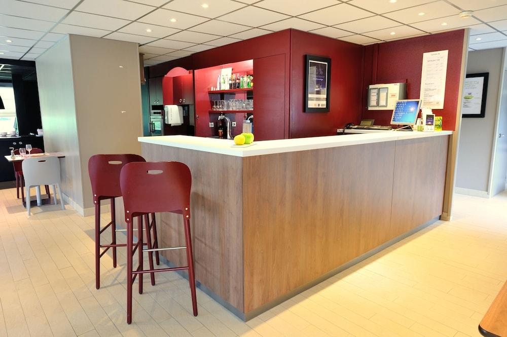 Campanile Tours Sud - Chambray-Les-Tours Hotell Exteriör bild
